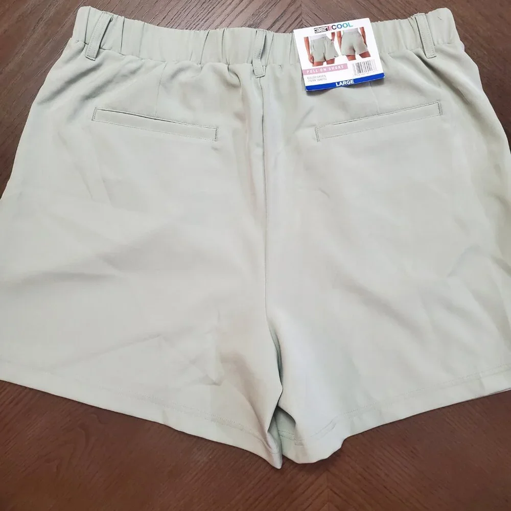32 degrees cool green Women's shorts size Large New With Tags